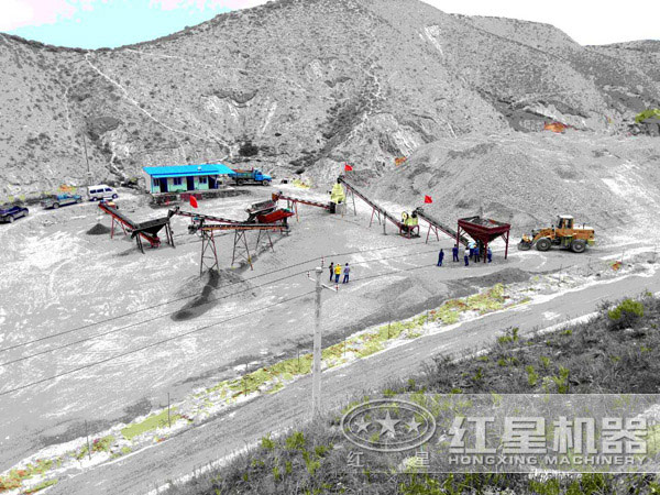 大型環(huán)保沖擊式制砂機(jī)作業(yè)現(xiàn)場