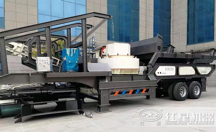 移動(dòng)式制砂機(jī)可直接開到作業(yè)場(chǎng)地，方便作業(yè)